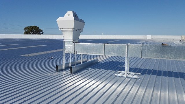 hvac and ducts on commercial roof